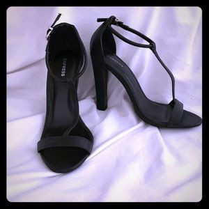 Express Ladies Black Strappy Heels Size 7